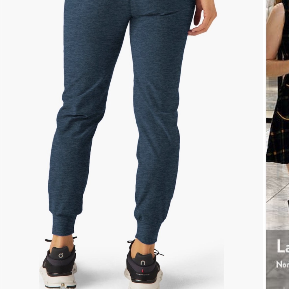 Beyond Yoga Blue Track Pants with Tapered Leg EUC